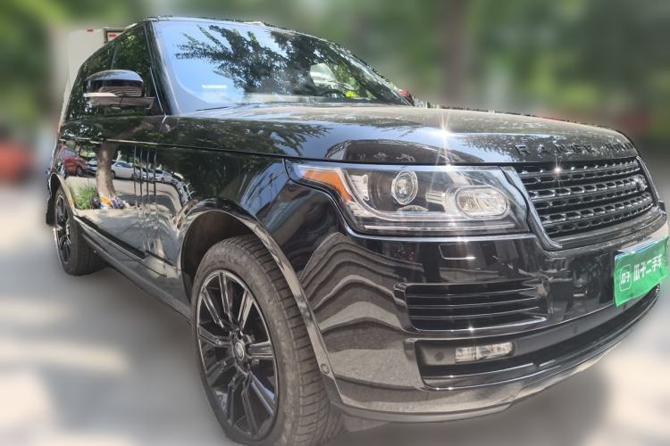 Used Land Rover Range Vogue  Front Right 45 Deg