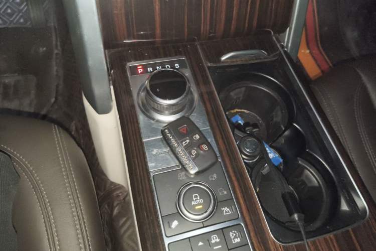 Used Land Rover Range Vogue 2017 3.0T TDV6 HSE Gear Lever