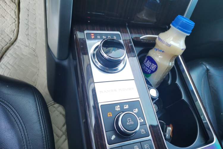 Used Land Rover Range Vogue 2017 3.0T Gasoline HSE Middle East Gear Lever