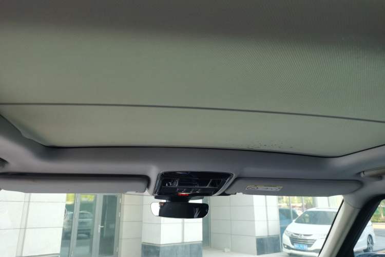 Used Land Rover Range Vogue 2017 3.0T Gasoline HSE Middle East Headliner