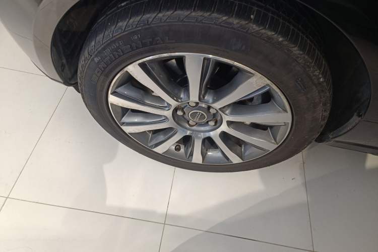 Used Land Rover Range Vogue 2017 3.0T Gasoline HSE Middle East Left Front Wheel Hub