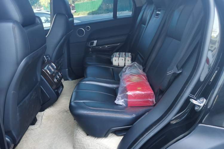 Used Land Rover Range Vogue 2017 3.0T Gasoline HSE Middle East Left Rear Seat