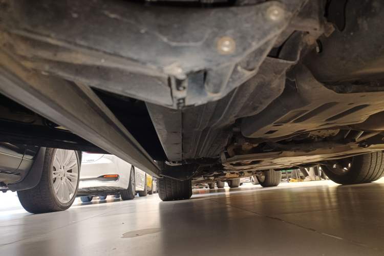 Used Land Rover Range Vogue 2017 3.0T Gasoline HSE Middle East Left Side Sill