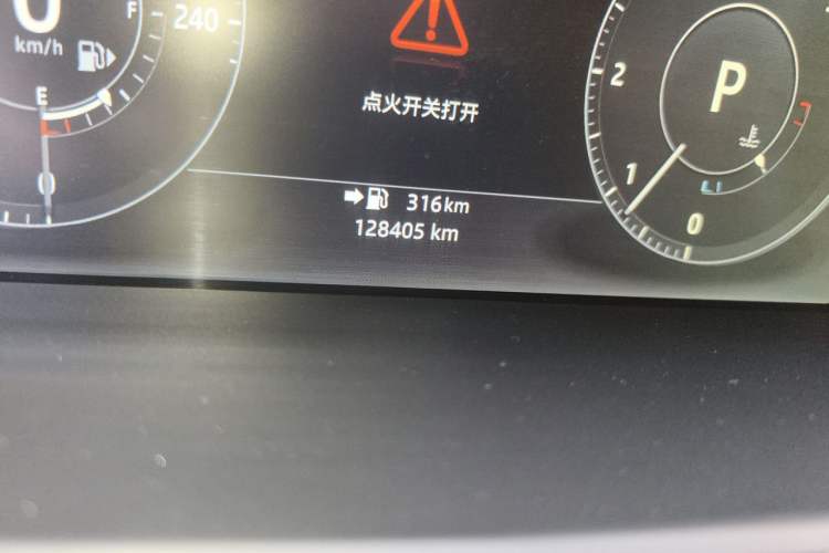 Used Land Rover Range Vogue  Odometer Close Up