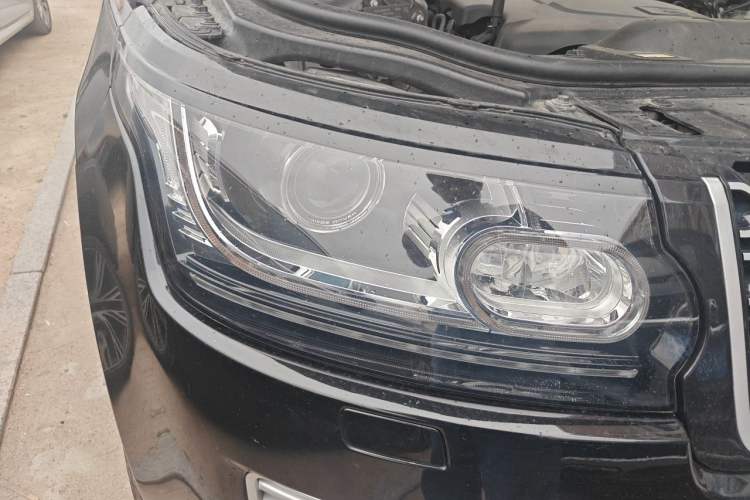 Used Land Rover Range Vogue  Right Front Headlight