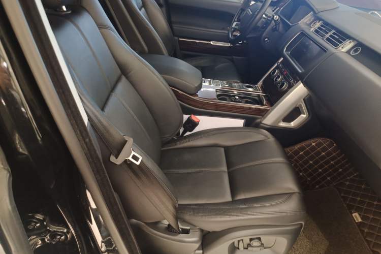 Used Land Rover Range Vogue 2017 3.0T Gasoline HSE Middle East Right Front Seat