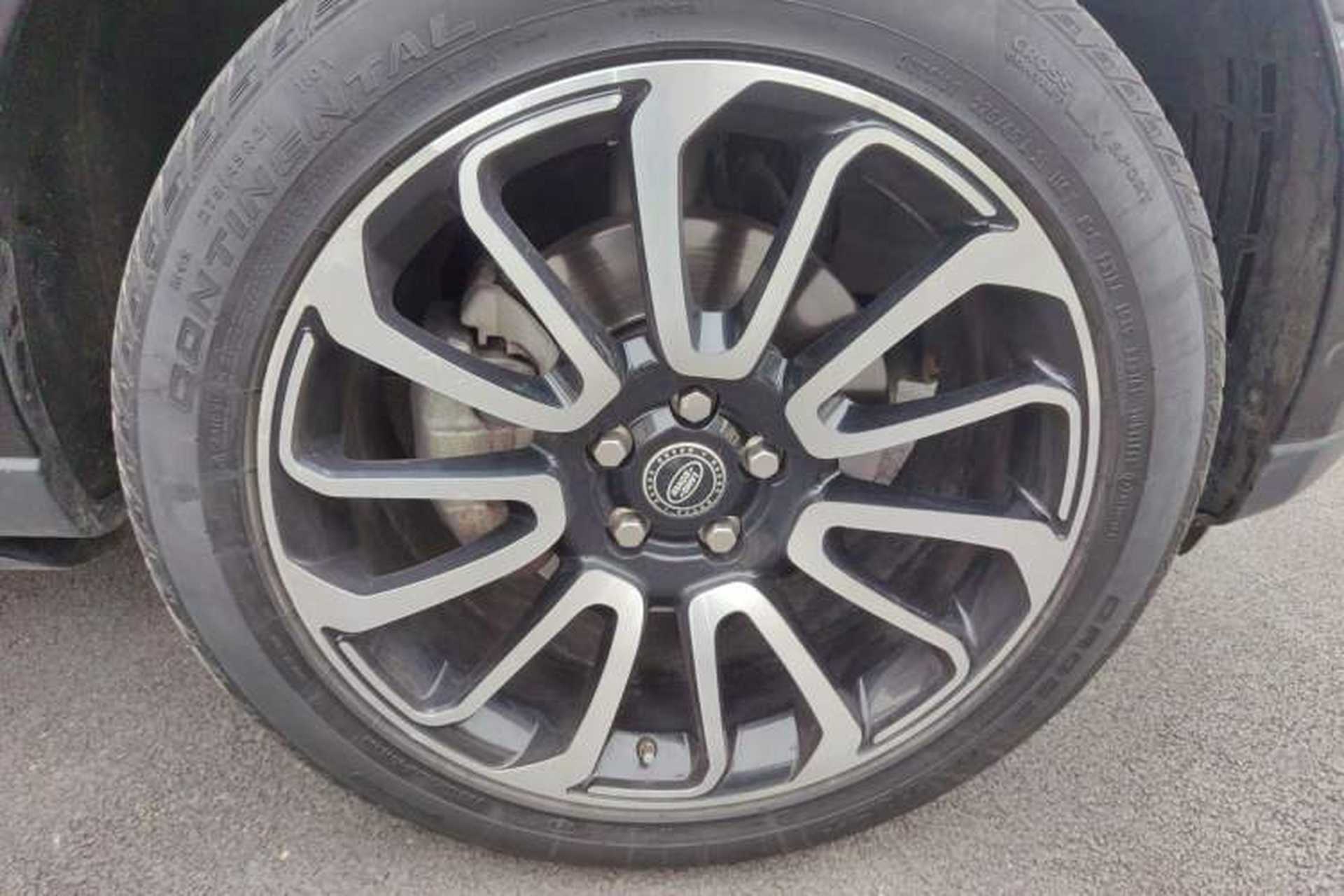 Used Land Rover Range Vogue 2017 3.0T TDV6 HSE Right Front Wheel Hub