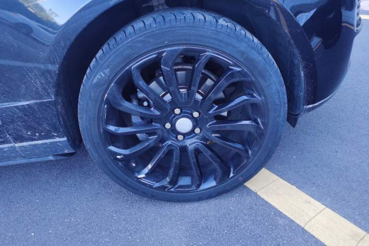 Used Land Rover Range Vogue 2017 3.0T Gasoline HSE Middle East Right Front Wheel Hub