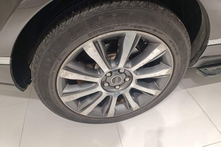 Used Land Rover Range Vogue 2017 3.0T Gasoline HSE Middle East Right Rear Wheel Hub