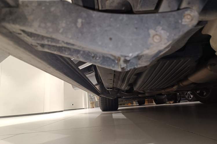 Used Land Rover Range Vogue 2017 3.0T Gasoline HSE Middle East Right Side Sill