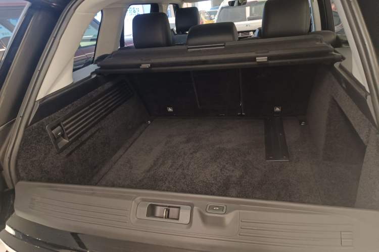 Used Land Rover Range Vogue 2017 3.0T Gasoline HSE Middle East Trunk