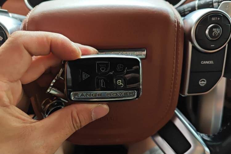 Used Land Rover Range Vogue 2017 3.0T TDV6 HSE Vehicle Key