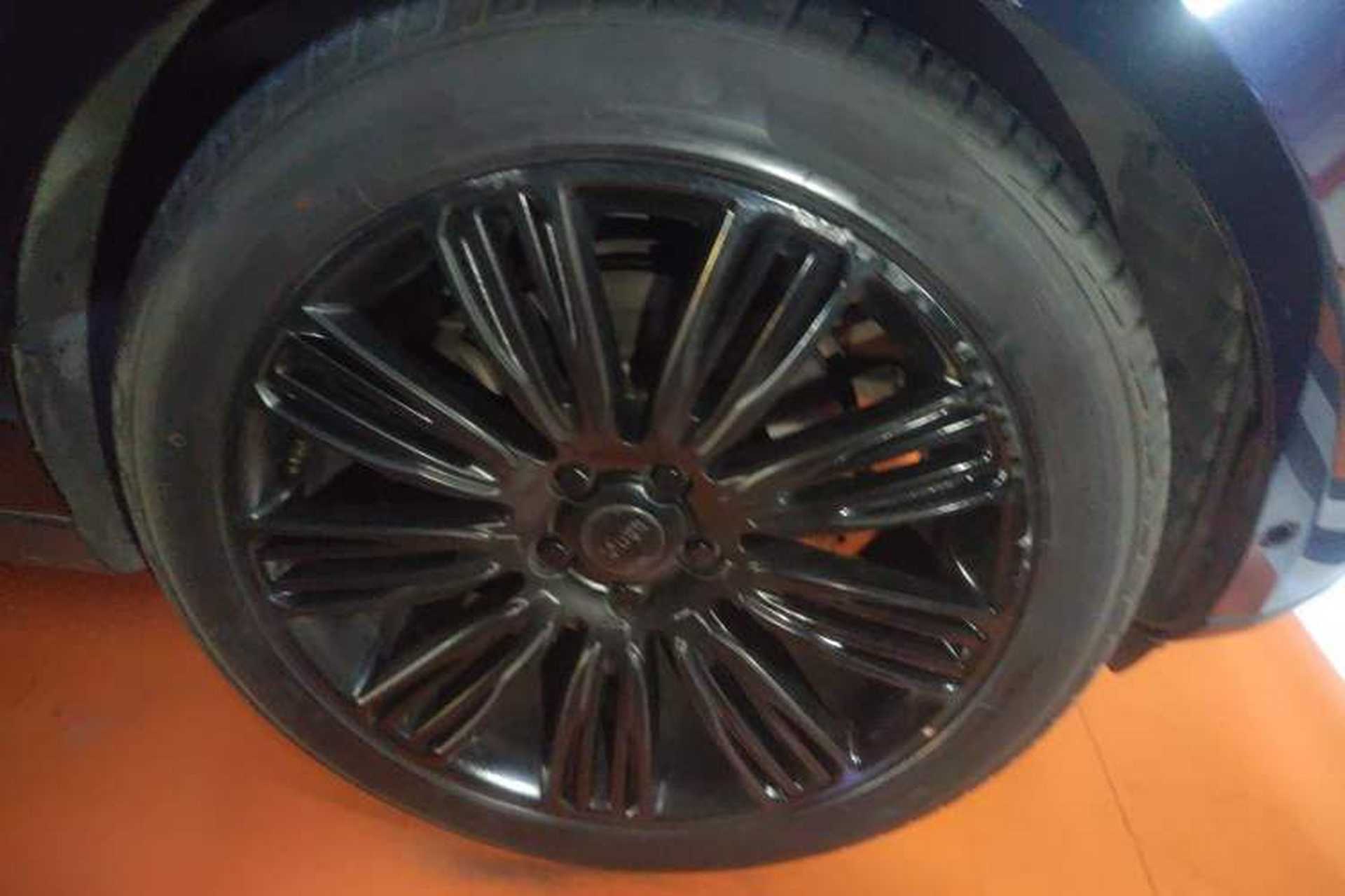 Used Land Rover Range Vogue  Right Front Wheel Hub