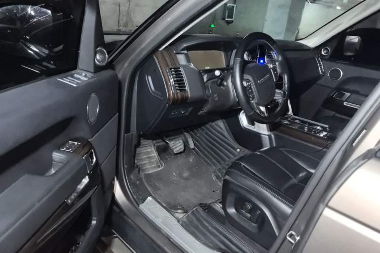 Used Land Rover Range Vogue  Driver Seat