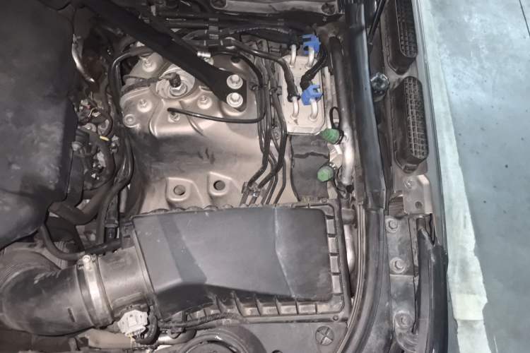 Used Land Rover Range Vogue  Engine Bay Left