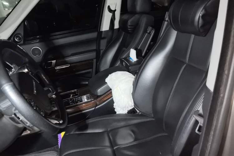 Used Land Rover Range Vogue  Left Front Seat
