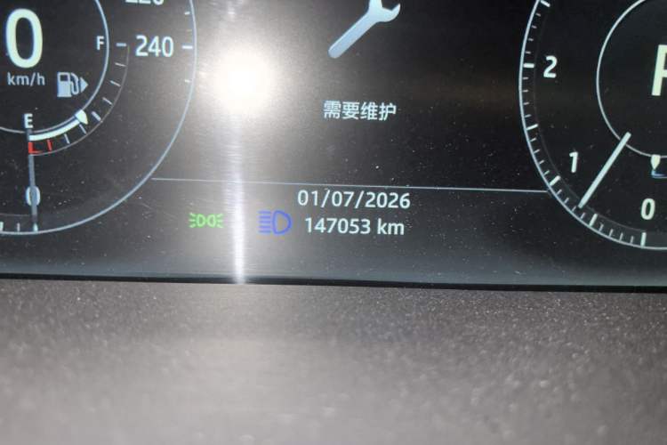 Used Land Rover Range Vogue  Odometer Close Up