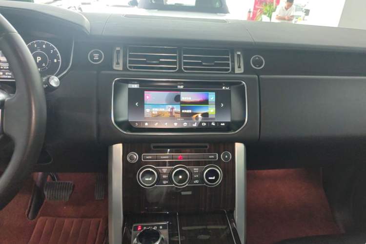 Used Land Rover Range Vogue 2017 3.0T Gasoline Base Version U.S. Specification Audio And AC Panel