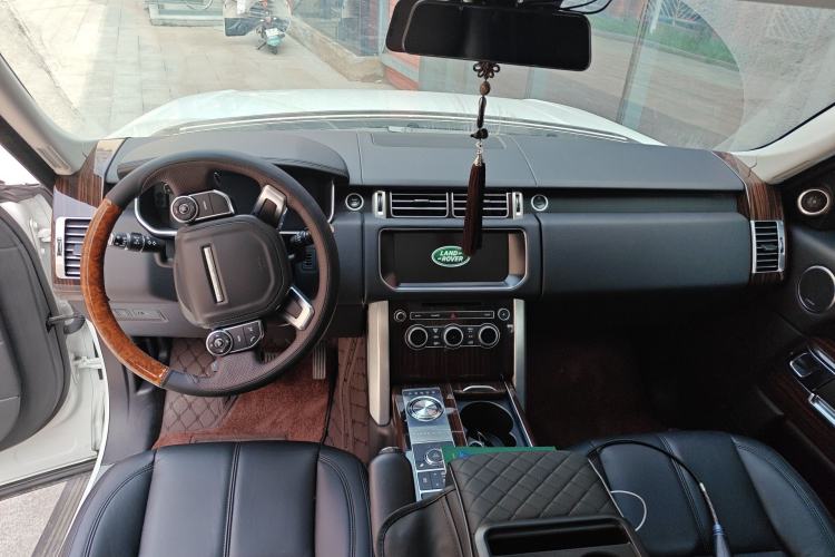 Used Land Rover Range Vogue  Center Console