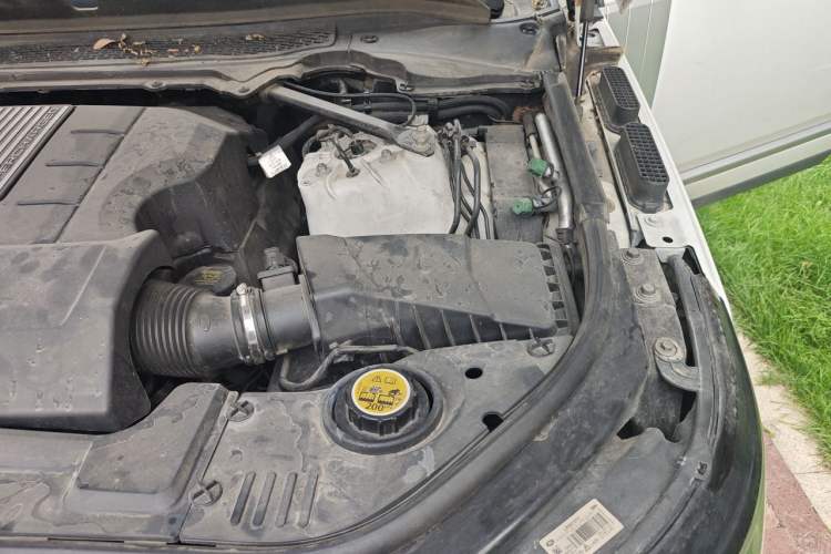 Used Land Rover Range Vogue 2017 3.0T Gasoline Base Version U.S. Specification Engine Bay Left