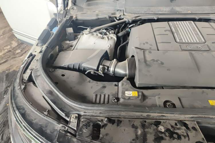 Used Land Rover Range Vogue 2017 3.0T Gasoline Base Version U.S. Specification Engine Bay Right