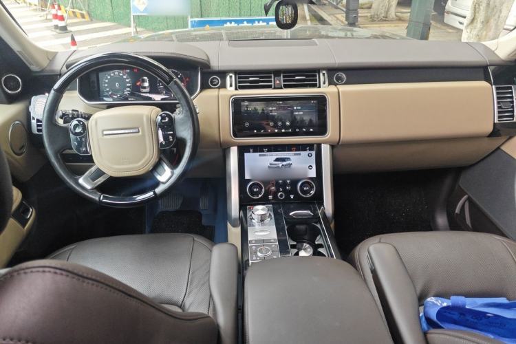 Used Land Rover Range Vogue  Center Console