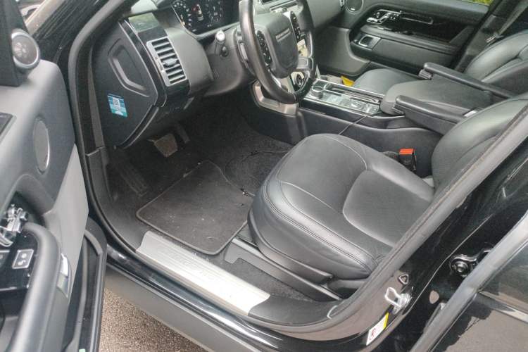 Used Land Rover Range Vogue 2018 3.0 Gasoline HSE U.S.-Spec Executive Edition Driver Seat
