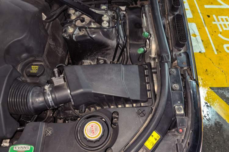 Used Land Rover Range Vogue  Engine Bay Left
