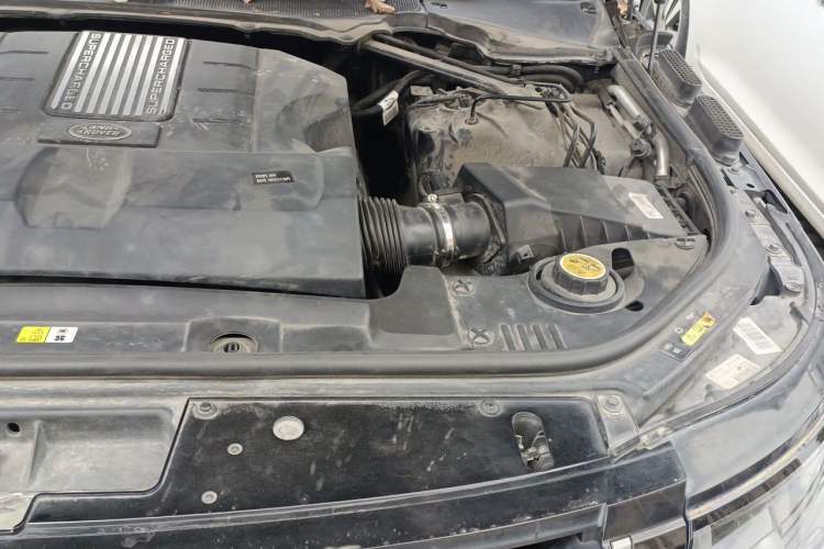Used Land Rover Range Vogue  Engine Bay Left
