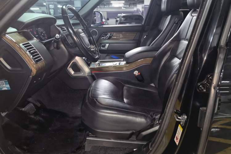 Used Land Rover Range Vogue  Left Front Seat
