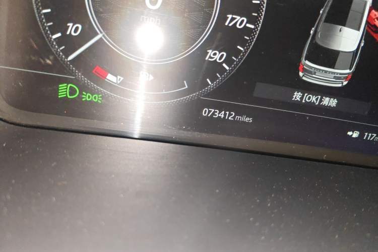 Used Land Rover Range Vogue  Odometer Close Up