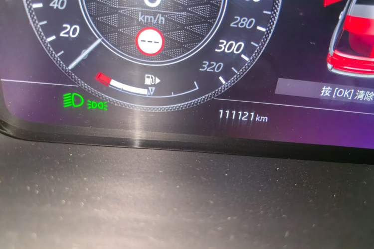 Used Land Rover Range Vogue  Odometer Close Up