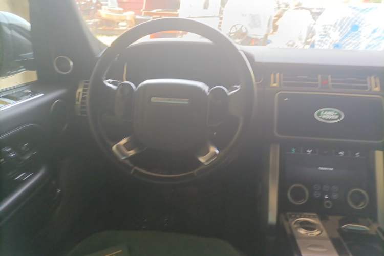 Used Land Rover Range Vogue 2018 3.0 Gasoline HSE U.S.-Spec Executive Edition Steering Wheel