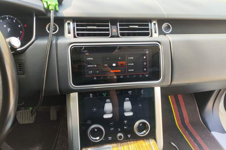 Used Land Rover Range Vogue 2018 3.0T Gasoline HSE Middle East Audio And AC Panel