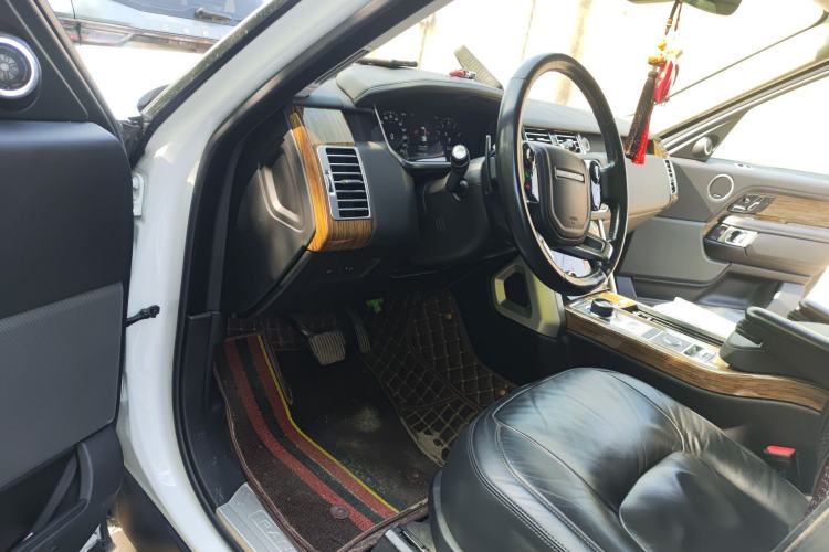 Used Land Rover Range Vogue 2018 3.0T Gasoline HSE Middle East Driver Seat