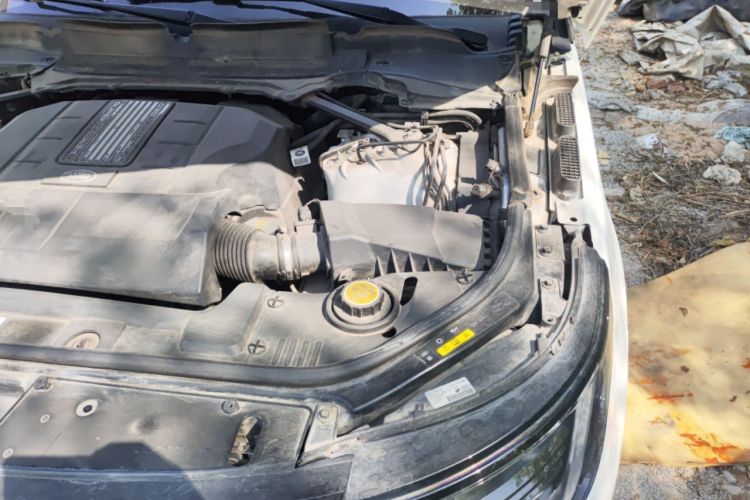 Used Land Rover Range Vogue 2018 3.0T Gasoline HSE Middle East Engine Bay Left