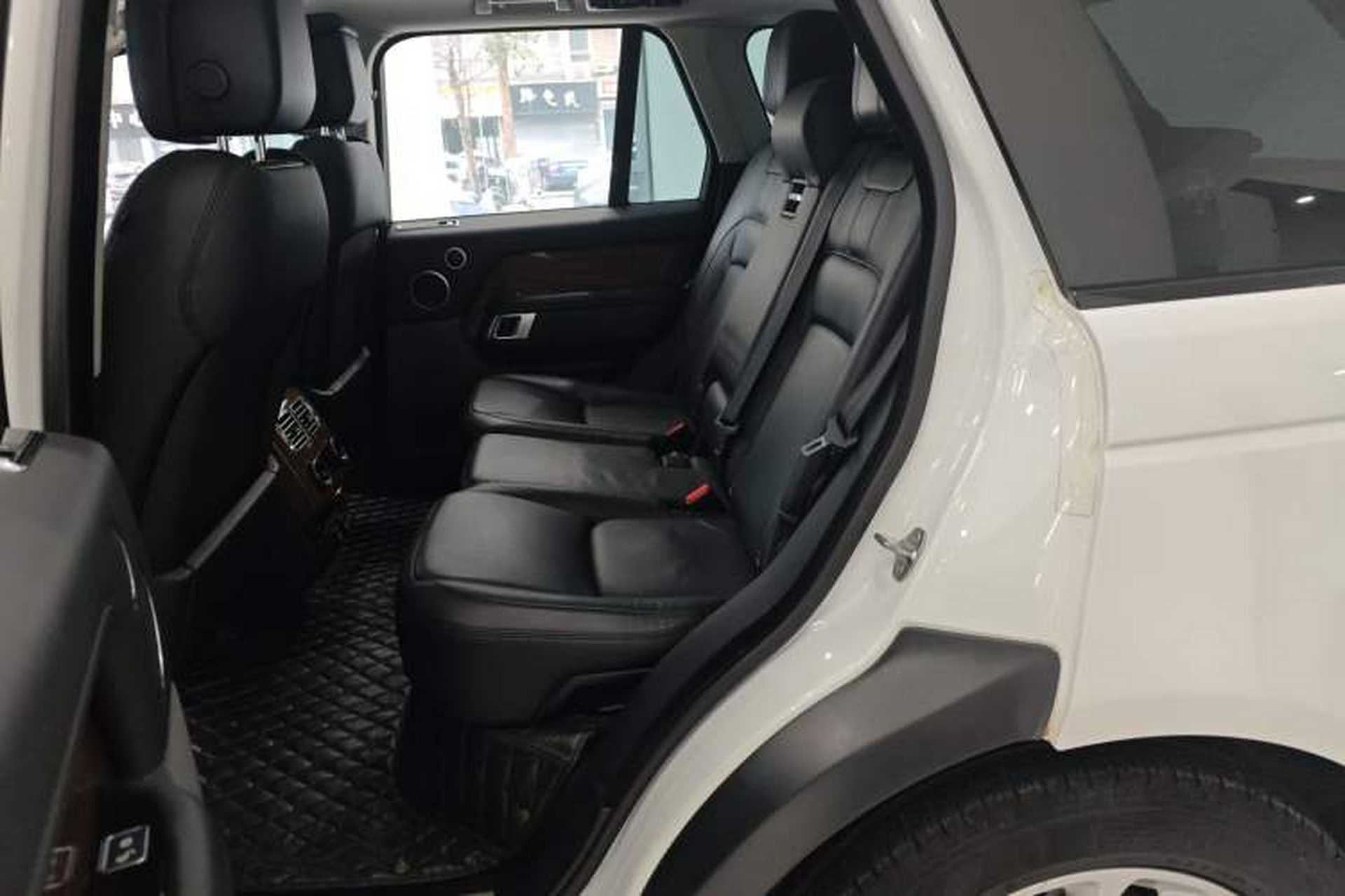 Used Land Rover Range Vogue 2018 3.0T Gasoline HSE Middle East Left Rear Seat