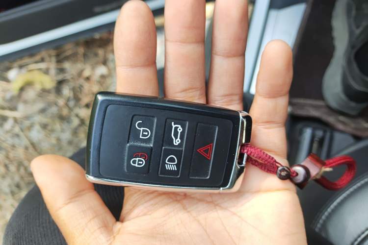 Used Land Rover Range Vogue 2018 3.0T Gasoline HSE Middle East Vehicle Key