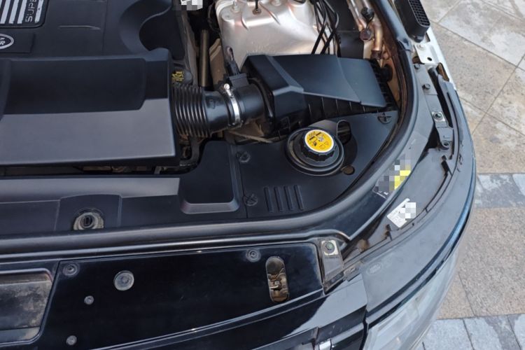 Used Land Rover Range Vogue  Engine Bay Left