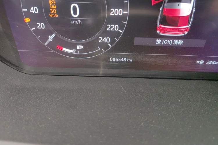 Used Land Rover Range Vogue  Odometer Close Up