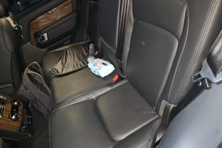 Used Land Rover Range Vogue 2019 3.0T Gasoline HSE – Middle East Left Rear Seat