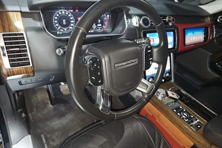 Used Land Rover Range Vogue 2019 3.0T Gasoline HSE – Middle East Steering Wheel