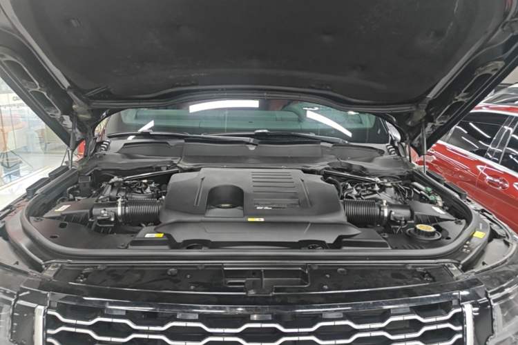 Used Land Rover Range Vogue 2020 3.0T P360 Gasoline HSE Middle East Version Engine Bay