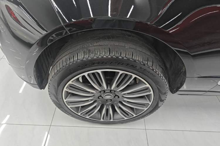 Used Land Rover Range Vogue 2020 3.0T P360 Gasoline HSE Middle East Version Left Front Wheel Hub