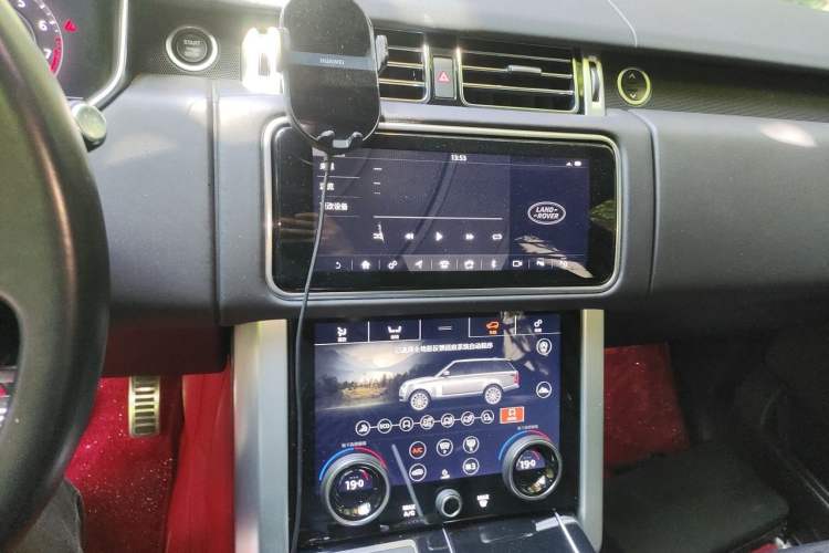 Used Land Rover Range Vogue 2021 3.0T P400 Gasoline Genesis Standard Wheelbase Obsidian Plus Edition Audio And AC Panel