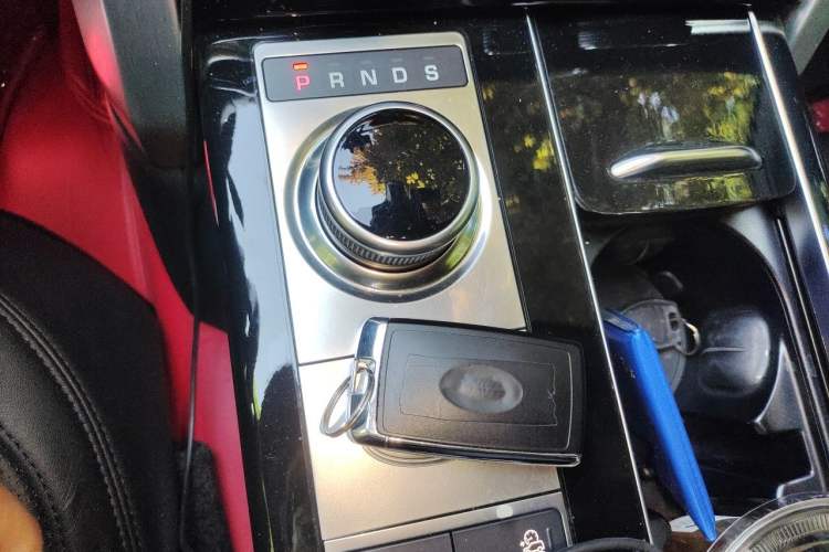 Used Land Rover Range Vogue 2021 3.0T P400 Gasoline Genesis Standard Wheelbase Obsidian Plus Edition Gear Lever