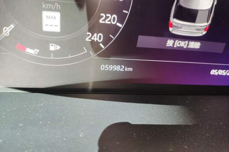 Used Land Rover Range Vogue 2021 3.0T P400 Gasoline Genesis Standard Wheelbase Obsidian Plus Edition Odometer Close Up