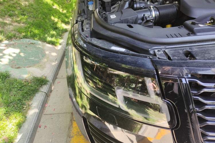 Used Land Rover Range Vogue 2021 3.0T P400 Gasoline Genesis Standard Wheelbase Obsidian Plus Edition Right Front Headlight