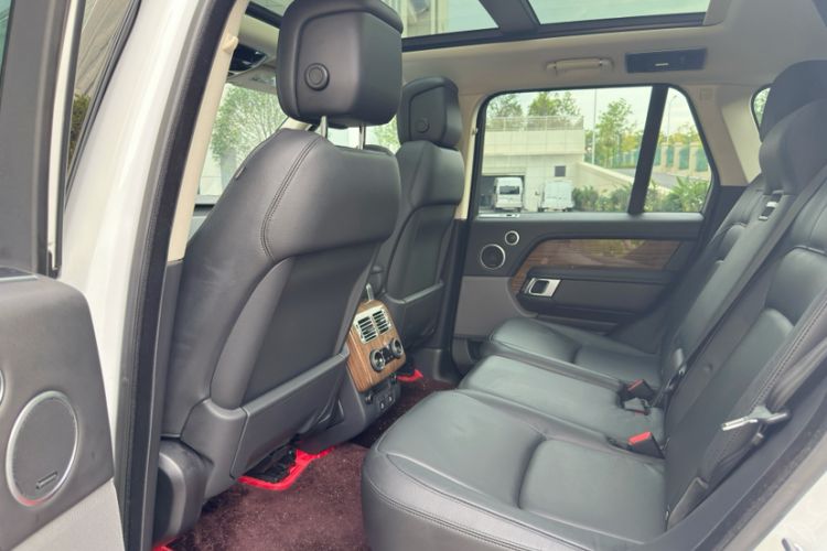 Used Land Rover Range Vogue 2021 3.0T P360 Gasoline HSE Middle East Version Interior 6
