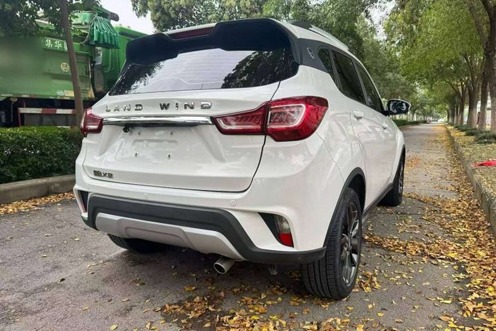 Used Land X2 2017 1.6L Automatic Jingrui Edition Exterior 4